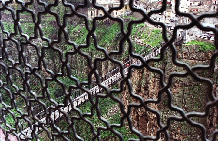 passerelle Medersa.jpg